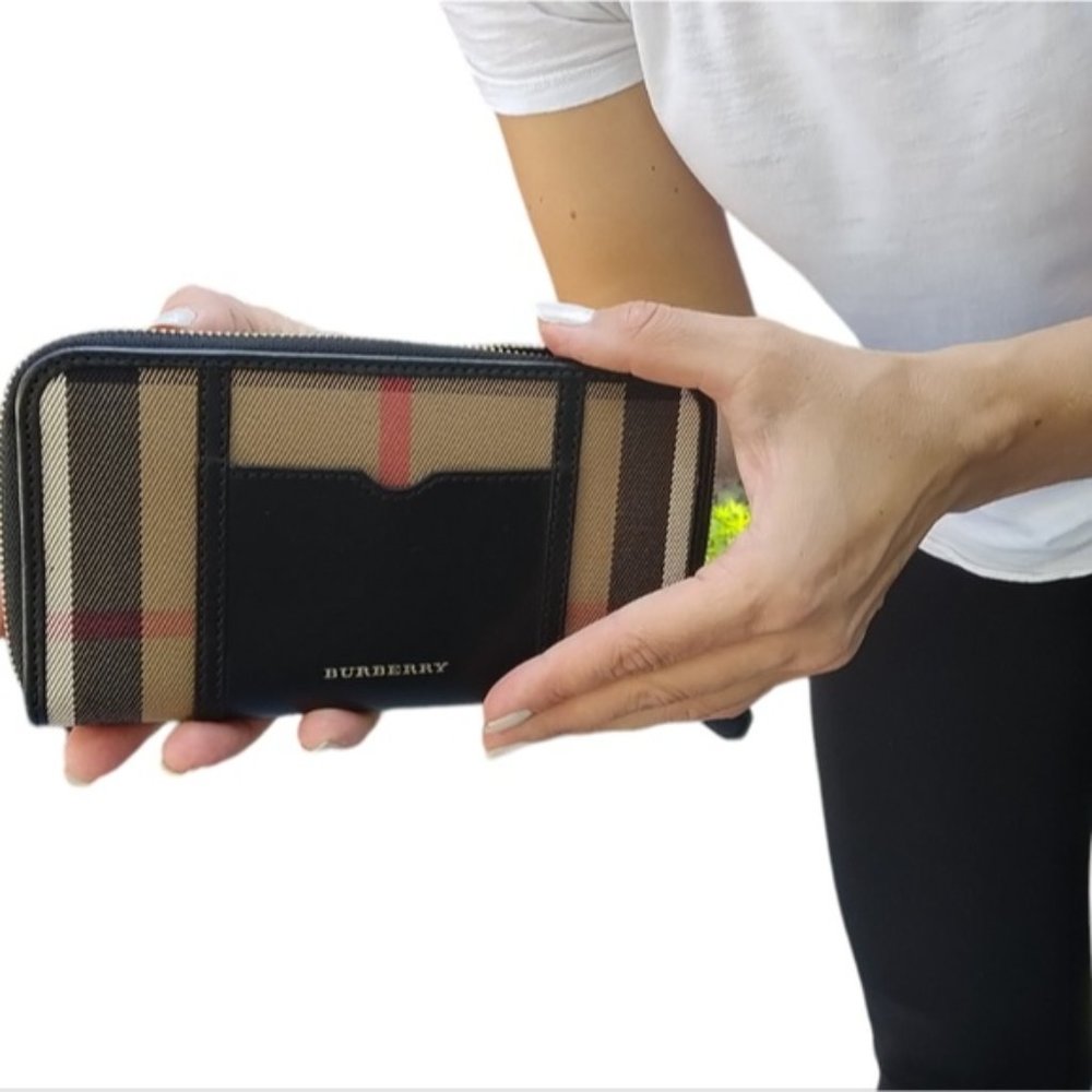 Burberry Wallet - Picture 3 of 8